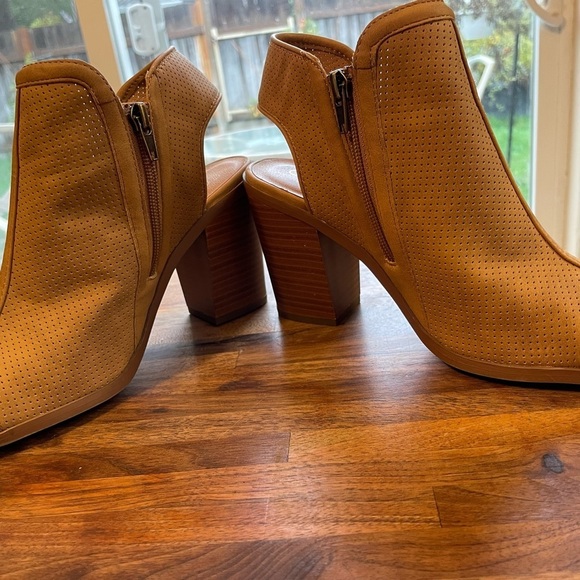 Coconuts by Matisse High Heeled Sandals - Picture 2 of 3